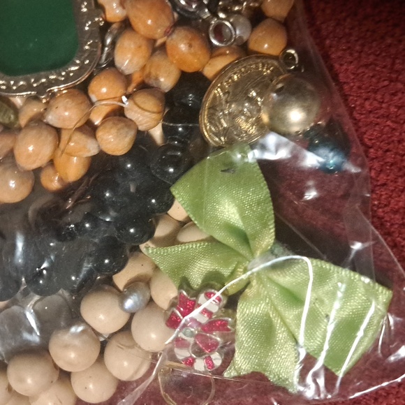 Craft jewelry lot set bundle broken wearable beads earrings pins necklaces - Picture 3 of 5